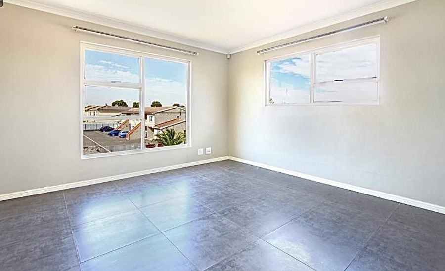 1 Bedroom Property for Sale in Table View Western Cape